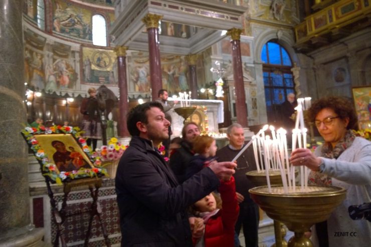 San Egidio recuerda con una misa a los sin techo fallecidos