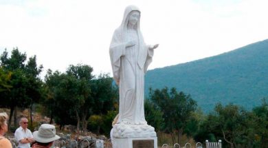 VirgenMedjugorje_WikipediaBeemwejCC_BY_SA_30_280217