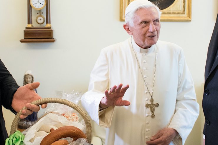 El cumpleaños de Benedicto XVI: sobrio, en familia y en estilo bávaro