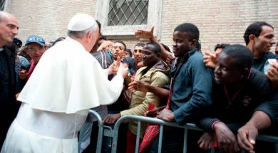 FranciscoServicioJesuitaDeRefugiados_LOsservatoreRomano_140915