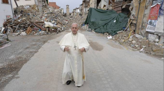 El Papa Francisco dona 50 mil euros para víctimas de terremoto en Lesbos, Grecia