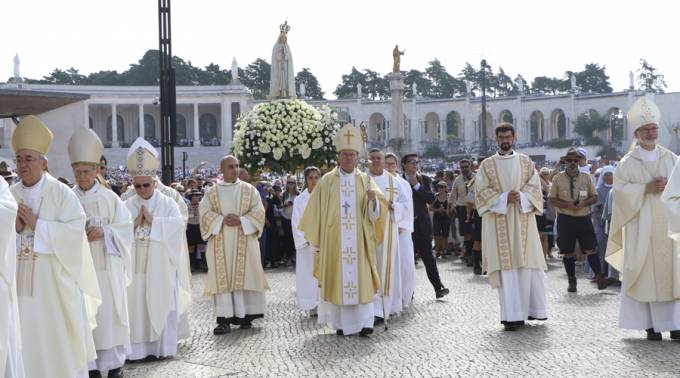 La Iglesia Católica de Rusia peregrina por primera vez a Fátima para agradecer a la Virgen