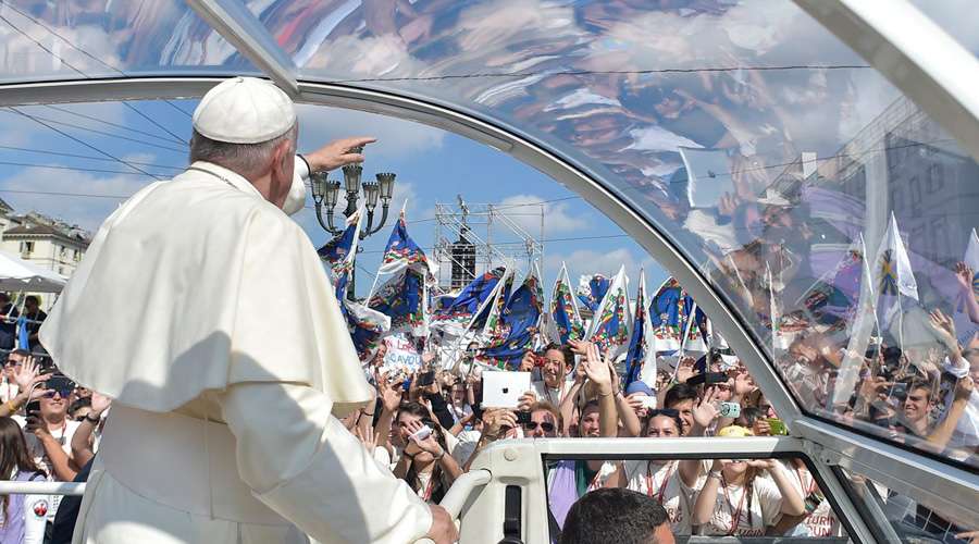 Papa Francisco a jóvenes: Que nadie les robe la alegría y la juventud que los caracteriza