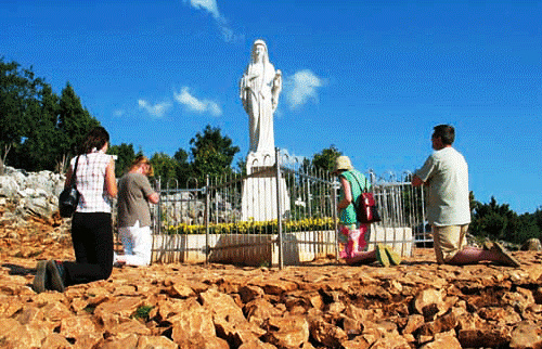 ¡Ha sido autorizado el culto oficial en Medjugorje! Habla el enviado del Papa