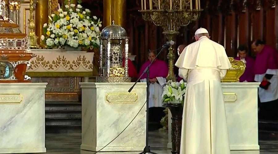 Esta es la oración que el Papa rezó ante las reliquias de los santos peruanos