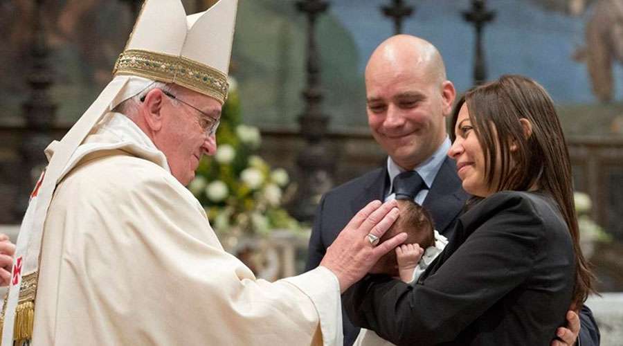 Papa Francisco pide al Foro Económico Mundial políticas públicas a favor de la familia