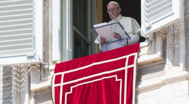 PapaFranciscoAngelus