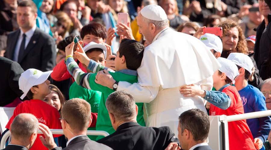 El consejo del Papa Francisco para que los jóvenes renueven la historia