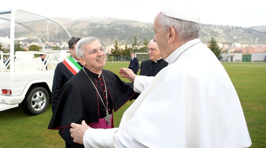 Papa Francisco da último adiós al Arzobispo “guardián” del Padre Pío