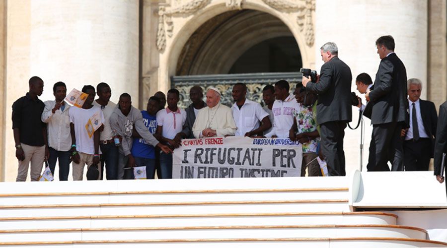 Papa Francisco invita a pobres de Roma a importante competición deportiva