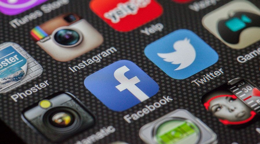 ¿Por qué las redes sociales intentan silenciar la fe? 5 puntos a reflexionar