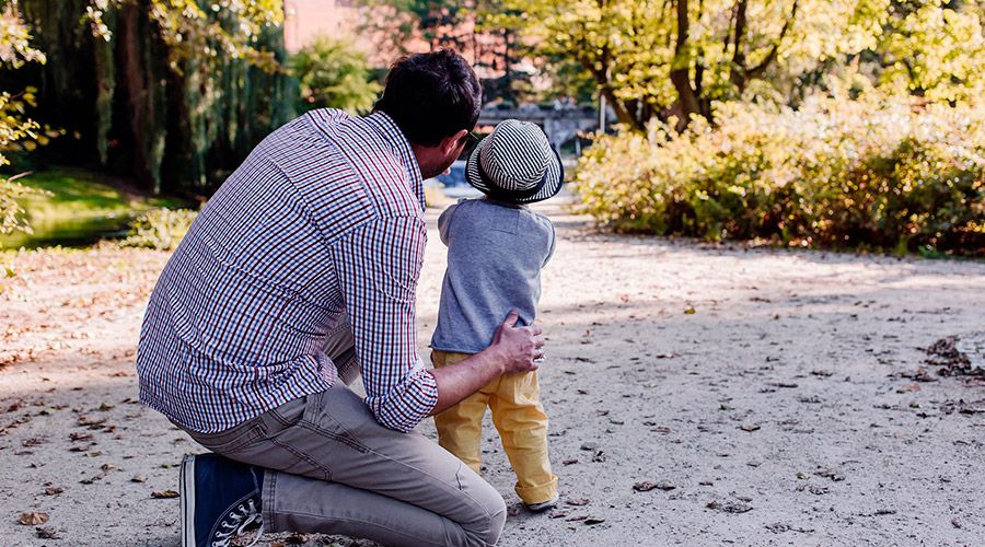 Oración por todos los padres: Celebra a papá con esta bella oración