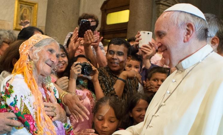 Los abuelos son un tesoro para la familia, recuerda el Papa Francisco