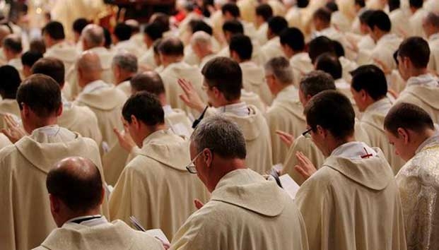 Estos son los tres verbos que deben guiar a todo pastor, según el Papa