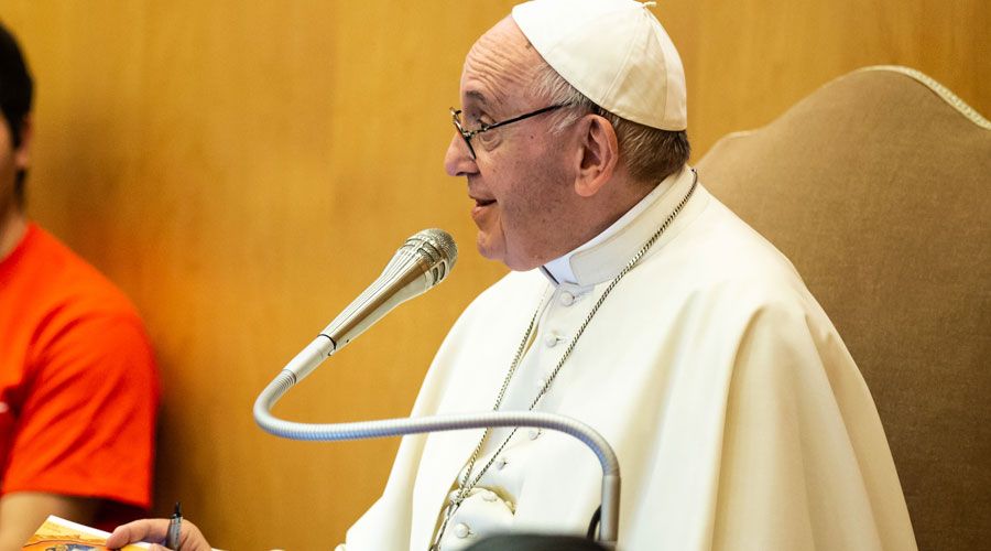 Papa Francisco aconseja a los abuelos cómo transmitir la fe a sus nietos