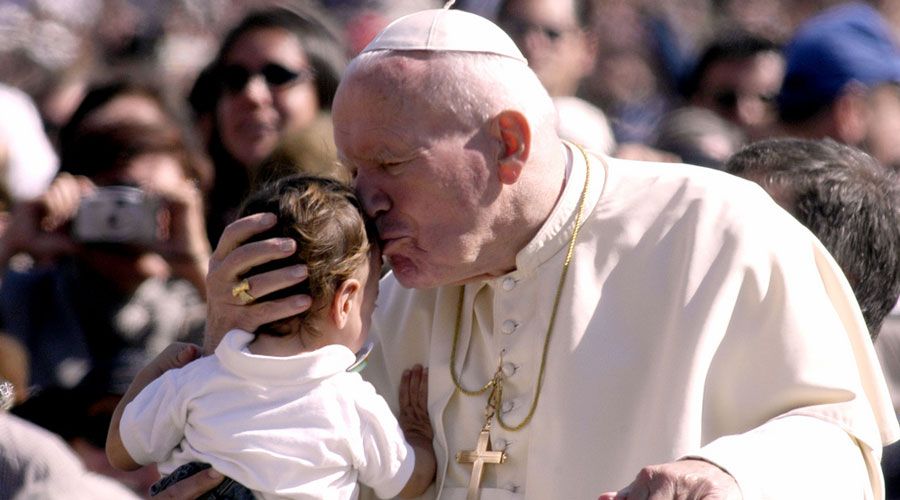 Papa Francisco: San Juan Pablo II dejó una huella imborrable en la Iglesia y la sociedad