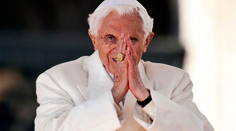 El Papa Emérito Benedicto XVI anima a debatir sobre la destrucción de la idea de derecho