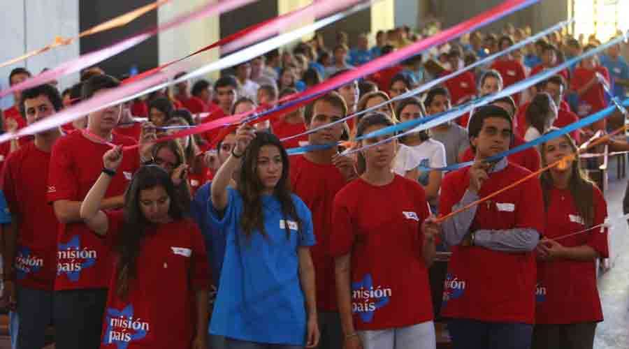 Estos jóvenes cambian sus vacaciones por misiones