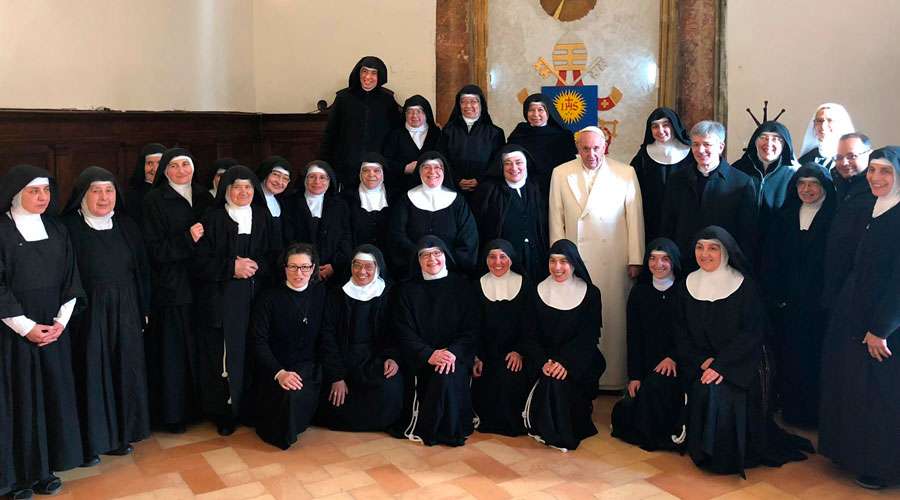 ¿De qué hablaron el Papa y las monjas de clausura que visitó por sorpresa?