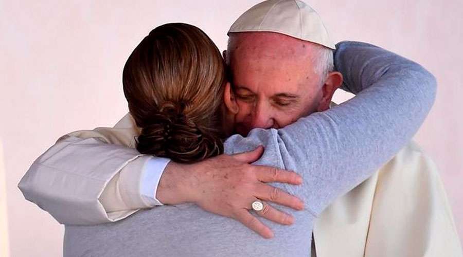 El Papa comparte el consuelo de una mujer que confiesa haber abortado