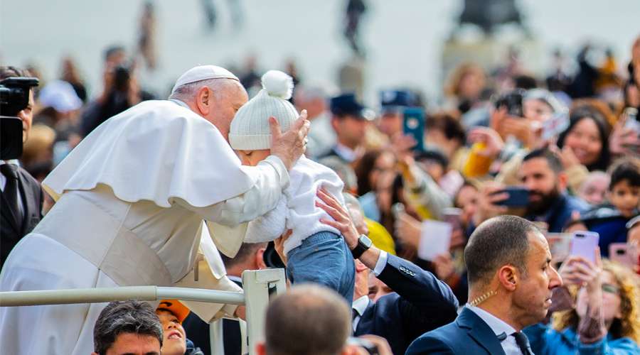 Papa Francisco invita a seguir el ejemplo de San José para confiar en Dios