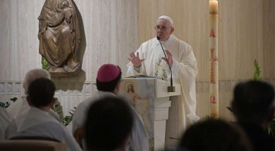 PapaFranciscoMisaSantaMarta_VaticanMedia_30042019