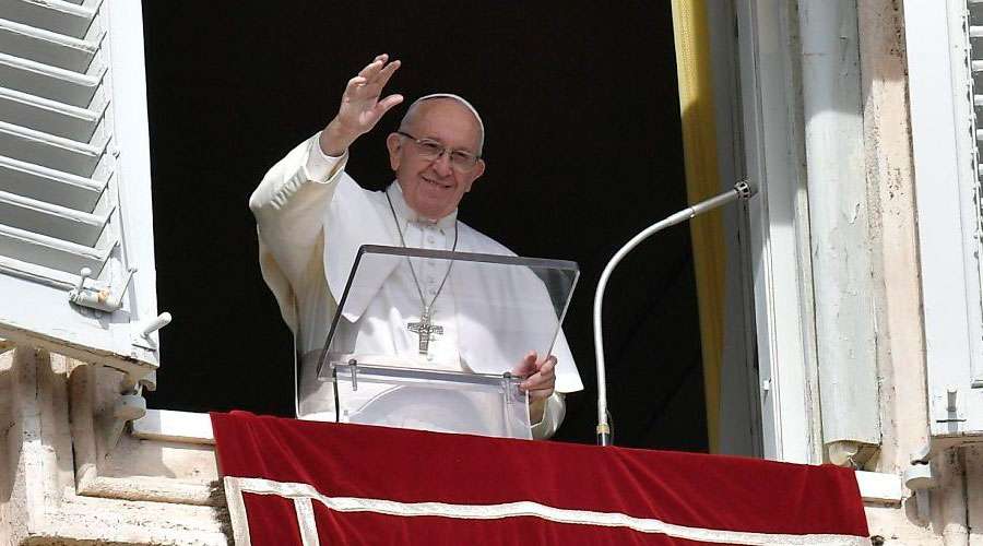 El Papa Francisco anima a acercarse a las llagas de JesÃºs, fuente de paz y misericordia