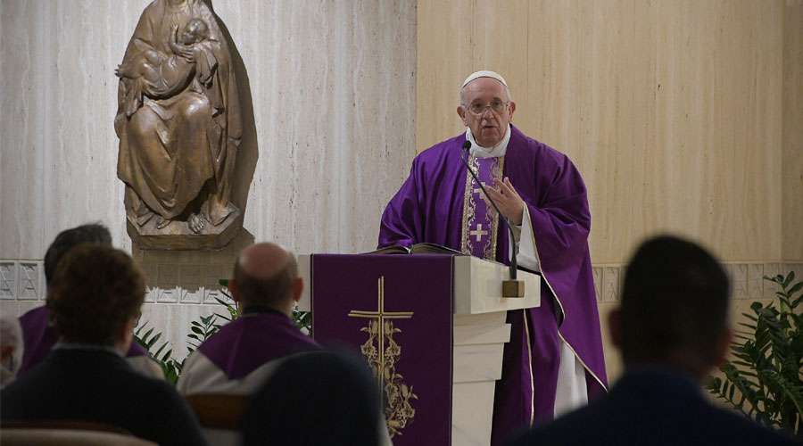 El Papa Francisco invita a los cristianos a hablar con Dios cara a cara