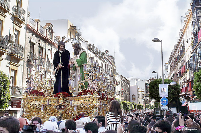 Más de 100 cofradías y hermandades, unidas esta Semana Santa a los cristianos perseguidos