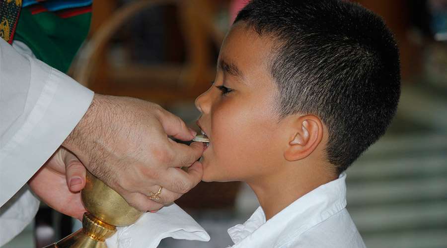 ¿Cuál sería el mejor regalo para un niño que recibe la Primera Comunión?