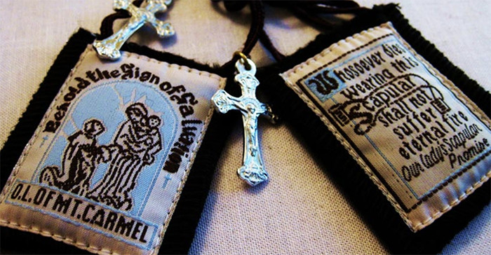 Estas son las promesas de la Virgen para quien lleve el Escapulario del Carmen