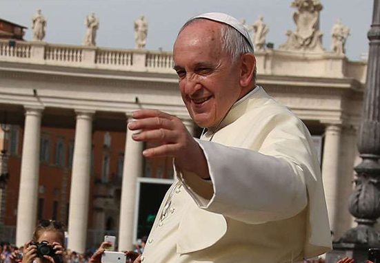 Papa Francisco: Nuestro desafío es que ardan los corazones con el amor de Dios