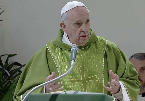 Papa Francisco: La oración es la espada que nos hará ir adelante