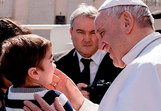 ¡Es trágico!: Esto dice el Papa de países que se quedan sin niños y descuidan ancianos