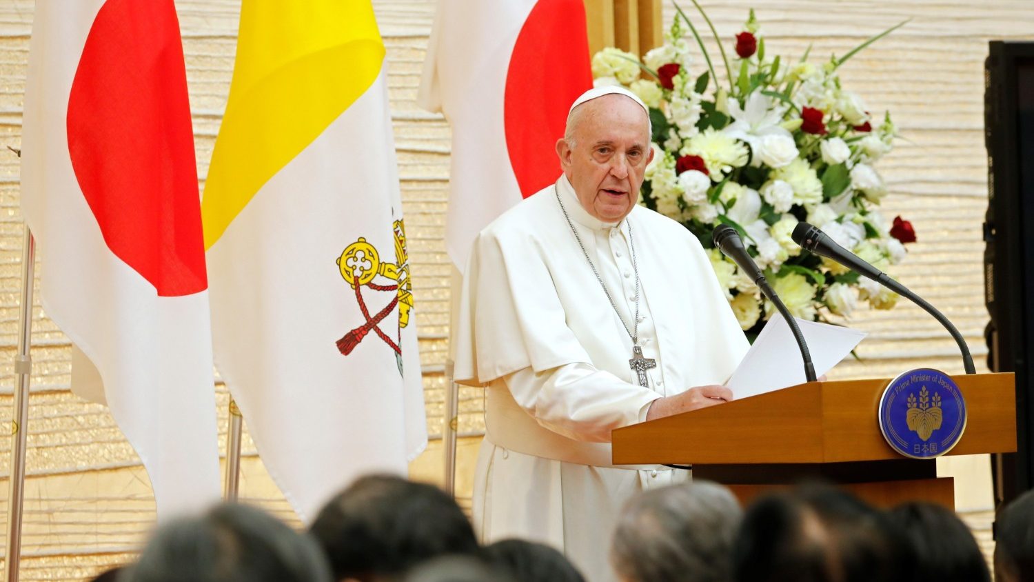 La única arma capaz de garantizar la paz es el diálogo, afirma el Papa en Japón