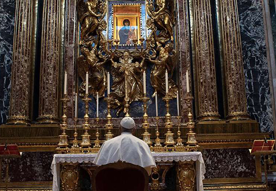 Entrevista al Papa Francisco: Recé para que el Señor detenga la epidemia del coronavirus