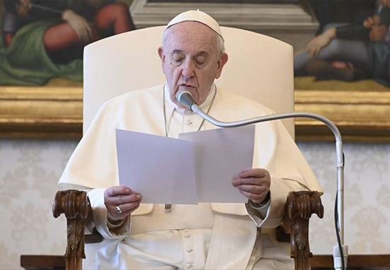 Semana Santa: El Papa Francisco anima a mirar el Crucifijo y abrir el Evangelio