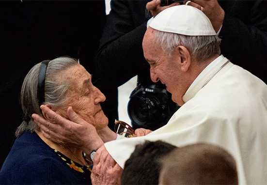 Día de la Madre: El Papa Francisco recuerda a todas las madres con gratitud y afecto