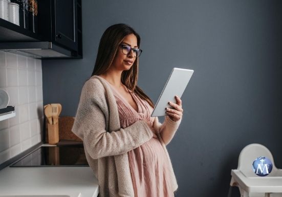 15 argumentos firmes contra el vientre de alquiler: daña a la mujer, a los pobres, a los niños