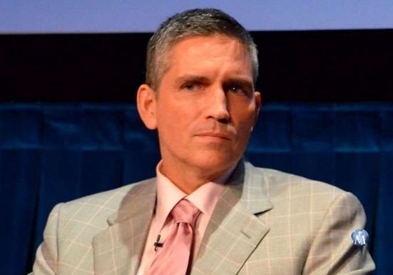 Jim Caviezel: “Muchos de nuestros obispos y sacerdotes se están rindiendo”