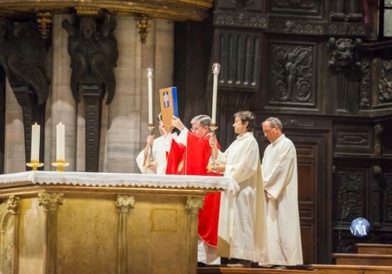 Vaticano: Es necesario y urgente volver a celebrar Misas con fieles