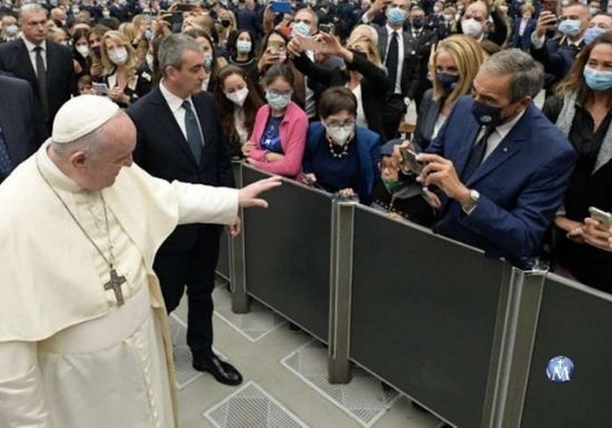 Papa Francisco agradece a policías por la paciencia que tienen al tratar con peregrinos y sacerdotes