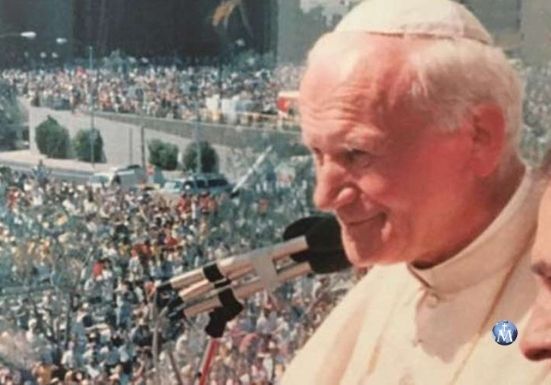 El día en que San Juan Pablo II cantó una de sus canciones favoritas en español