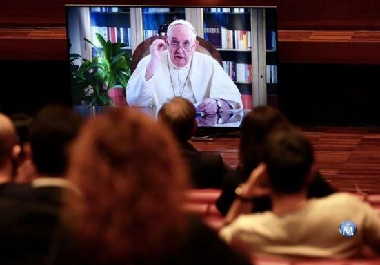 Papa Francisco: Educar es siempre un acto de esperanza