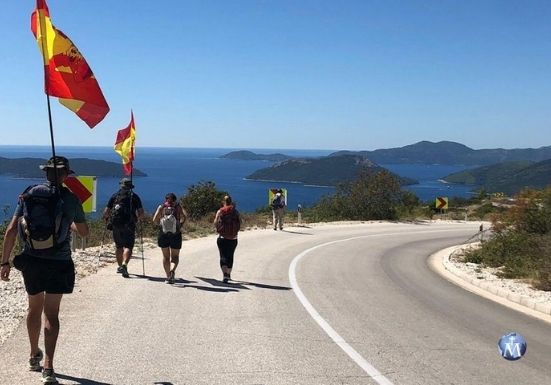 Guardias civiles abren un Camino a Santiago, pero al de la parroquia de Medjugorje: «Creemos que es de la Virgen»