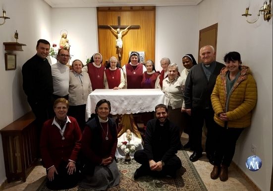 Los cantautores católicos CIS ADAR, Miguel y Mariavi premiados por la orden del Verbo Encarnado