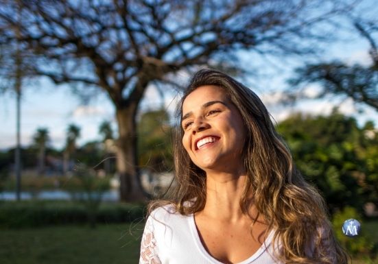 7 canciones en clave de fe que celebran el valor de la mujer en su día