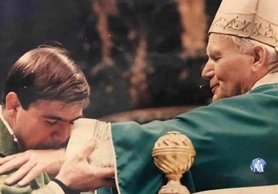 La historia del sacerdote argentino fallecido por COVID que amó sin límites