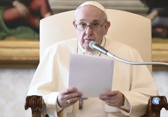 Papa Francisco: Jesús es la puerta que nos abre el diálogo con Dios