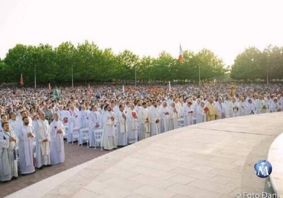 358 sacerdotes y 30.000 peregrinos celebran en Medjugorje el 40 aniversario de las apariciones